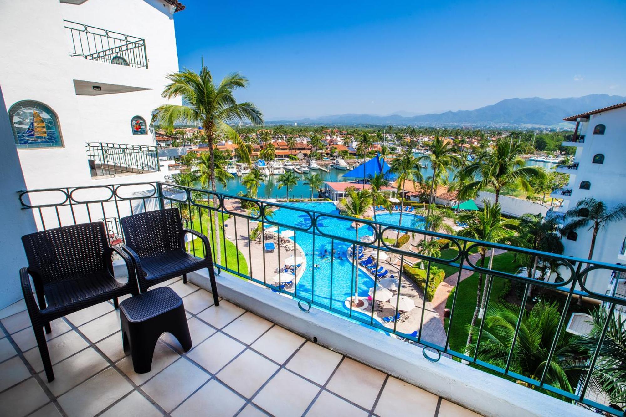 Vamar Vallarta All Inclusive Marina & Beach Resort プエルトバラータ エクステリア 写真